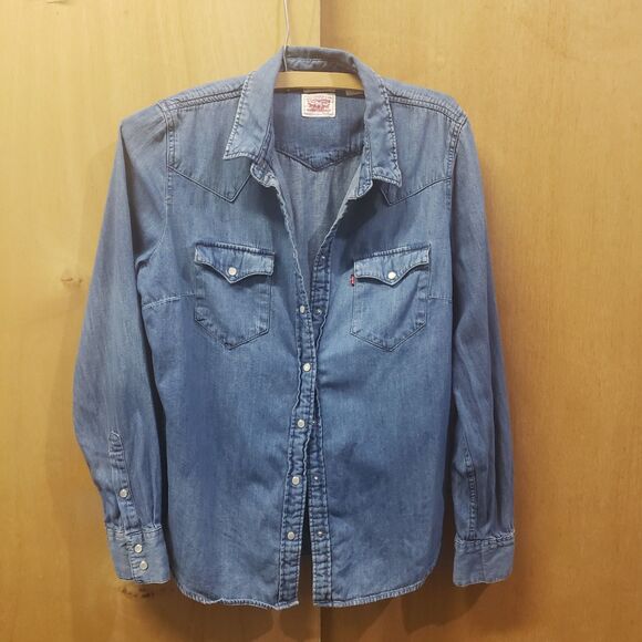 Levis Women's Western Tailored Fit Denim Pearl Snap Long Sleeve Shirt Sz Medium - Picture 1 of 5